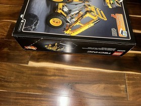 LEGO TECHNIC Volvo L350f Wheel Loader (42030)