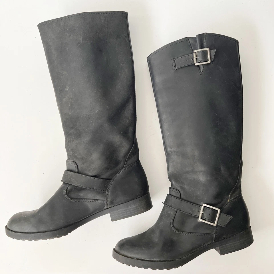 Botas de montar Xhilaration vintage de cuero negro hasta la rodilla talla 9,5 hebilla de motociclista Foto 2 de 4