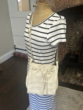 Borsa a tracolla Fossil Claire piccola con coulisse in pelle vaniglia nappa boho 102214