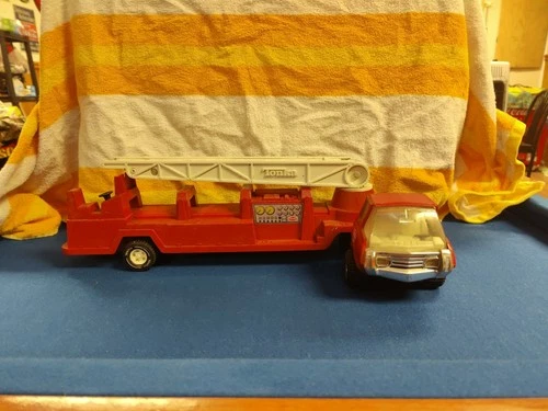 Vintage Tonka Pressed Steel & Plastic Aerial Ladder Fire Truck #2645