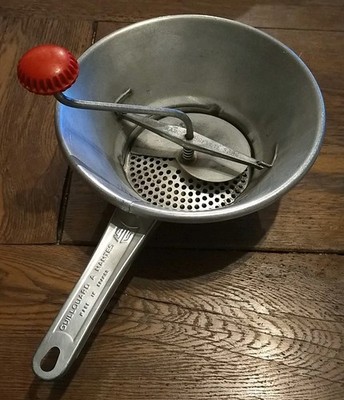 Alte Gemüsemühle Guillouard Nantes - Durchmesser: 24 cm - patentiert SGDG. 1 Gitter