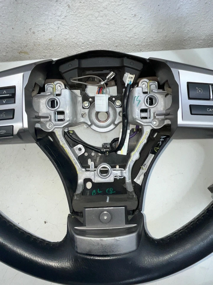 Volante Subaru Outback 2013 con cuero y botón de control GS131-13830 OEM Foto 3 de 4