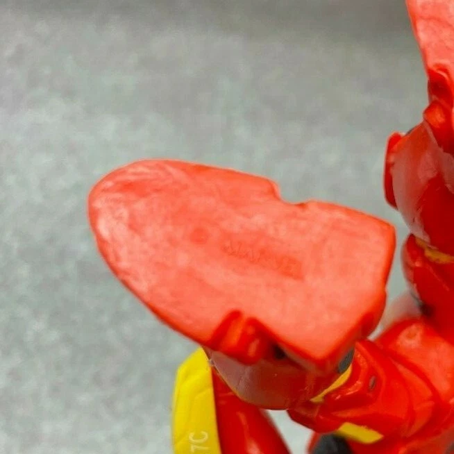 Figura Iron Man de Goma Marvel 6" Brazo Rojo Levantado NO Articulado Foto 4 de 4