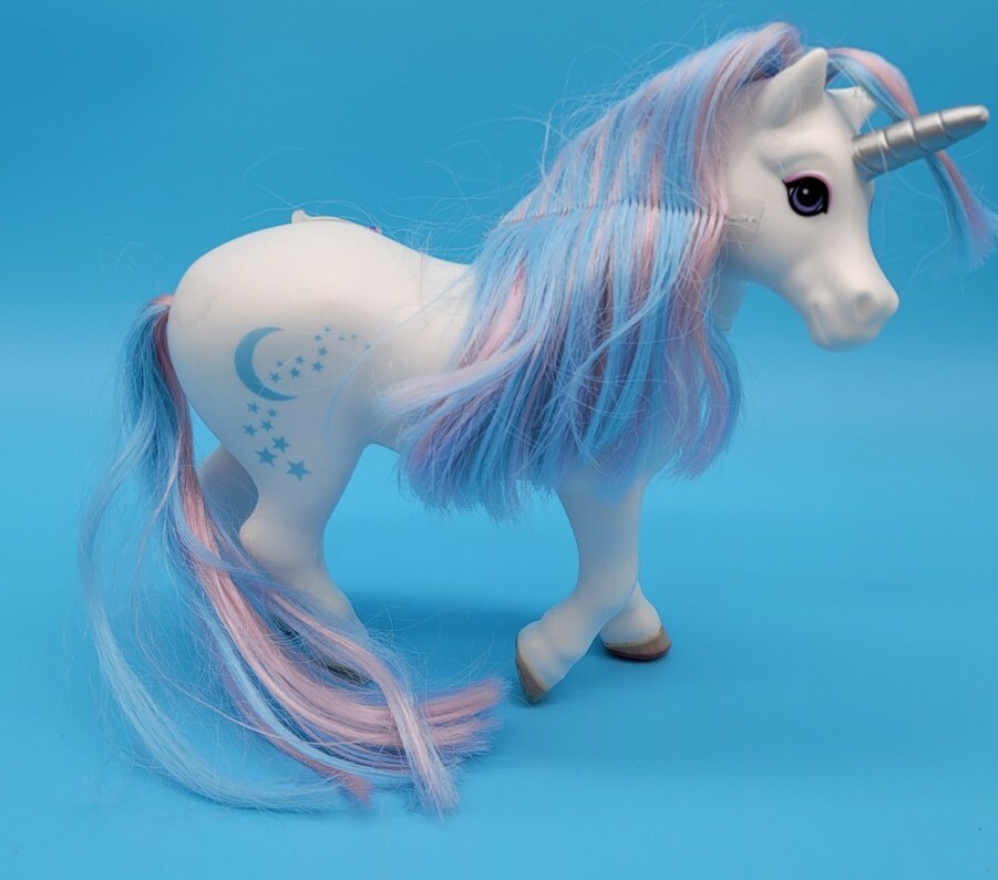 Breyer Luna Bath Time Unicorn Toy k9
