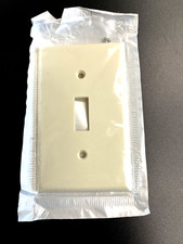 LEVITON 82001 ALMOND TOGGLE SWITCH WALL PLATE SINGLE GANG SOLD AS LOT OF 25