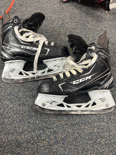 Junior Used CCM RibCor Platinum Hockey Skates | Size 3.0 - 第 2/4 張圖片