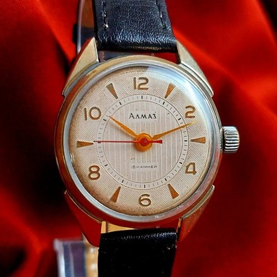 Soviet Men's Watch Vostok ALMAZ Rare Mechanical Wristwatch 18 Jewels Serviced