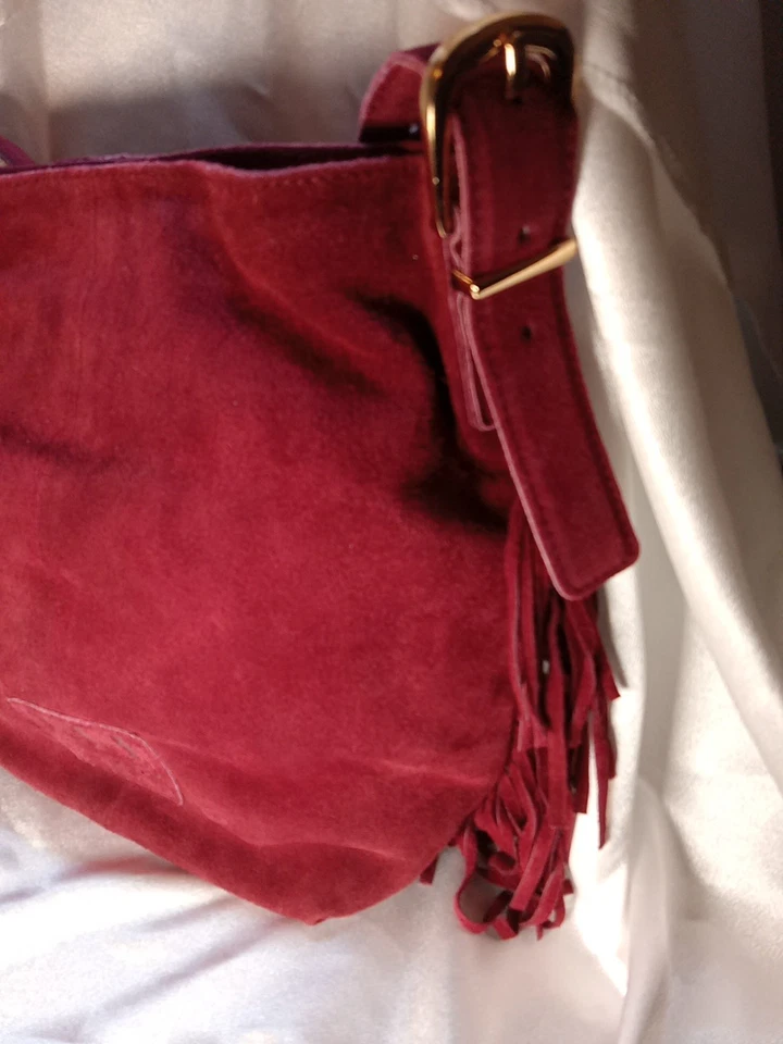 Nuevo con etiquetas Bolso Cubo Gamuza Genuino Flecos Alto Hippie Monedero Granate Oscuro Dorado Herrajes Foto 4 de 4