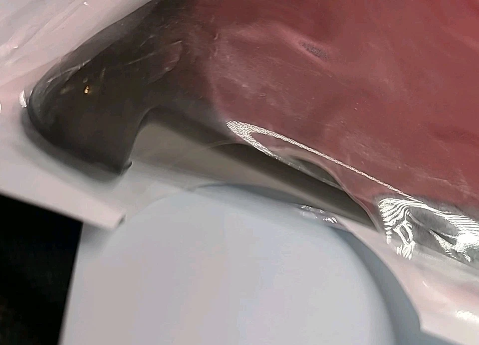 Scosche iPad 2 Flexible Rubber Case Black Includes Screen Protector Smart Cover - Image 3 of 4