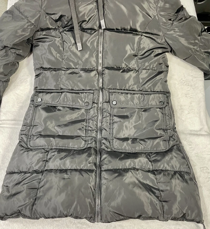 Abrigo de invierno negro mediano para mujer Madden Girl Foto 4 de 4