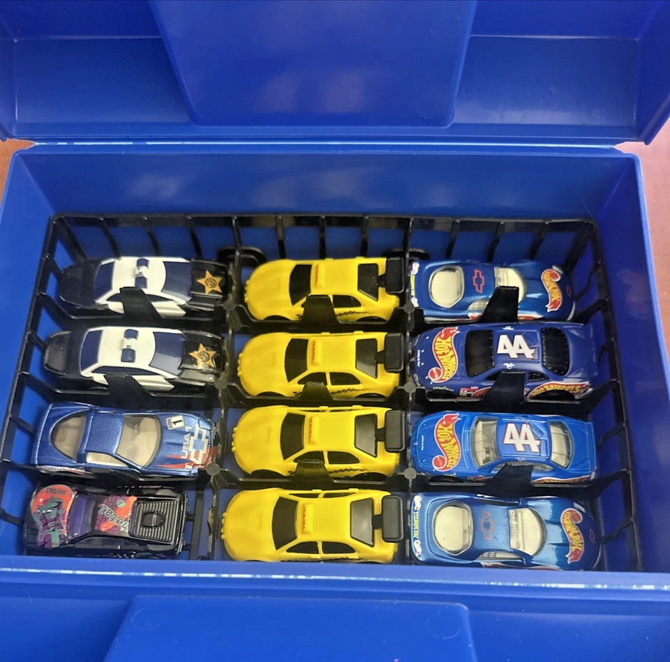 Estuche de Transporte Matchbox Motorcity con 24 Coches Coleccionables Lote 70’ 80’ 90’ Raro Incluye Foto 2 de 4