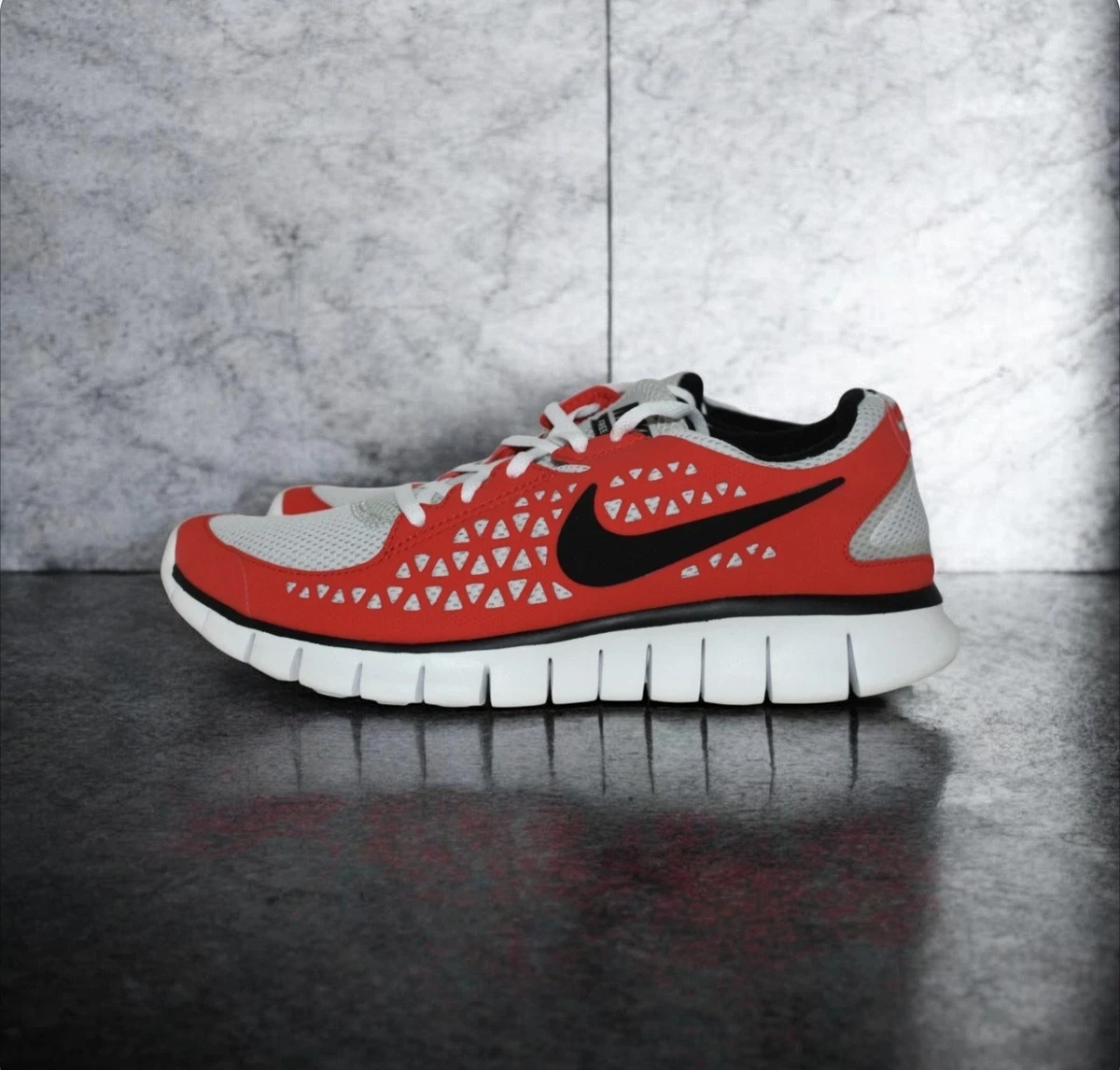 Nike USC Free run Black Red Yellow Speckled Training Shoe size 11.5 Nike Free Run Distance Multicolor for Sale | Authenticity  main image 2