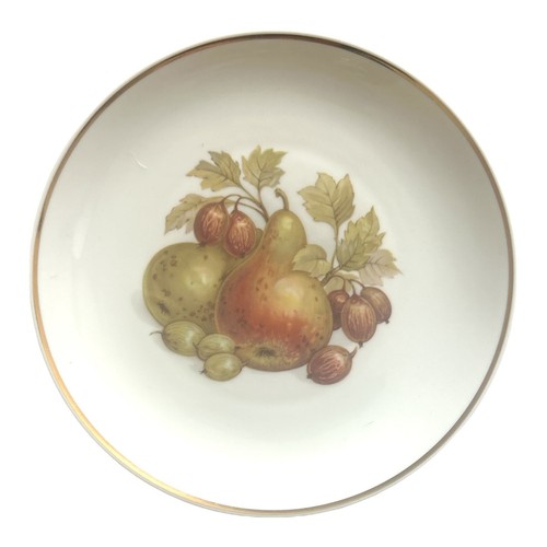 Lovely MCM Set of 8 Vintage Hutschenreuther Gold Rim, 8 Inch Plates, Germany - Picture 4 of 10