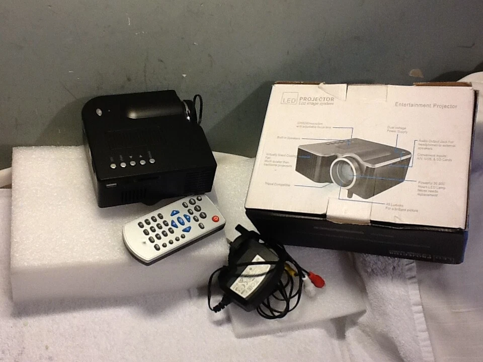 Excelvan Portable HD LED Projector Cinema Theater PC&Laptop VGA/USB/SD/AV/HDMI  - Image 2 of 4