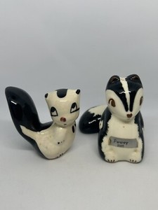 Vintage Robert Simmons Pewey #2025/Rio Hondo Ceramic Skunk Figurines