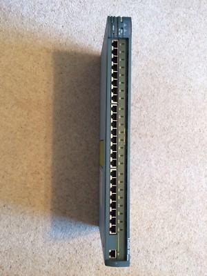 Cisco Systems FastHub 400 Series WS-C424 24Port 10BaseT/100BaseTX Manageable Hub