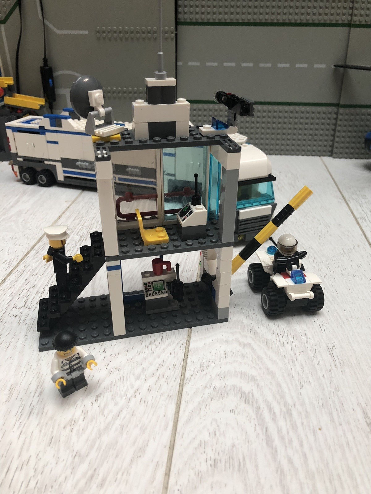 LEGO City Police Command Centre 7743 Elicottero 4439 CAMION Bundle JOB LOT LEGO City Police Command Centre 7743 Elicottero 4439 CAMION Bundle JOB LOT