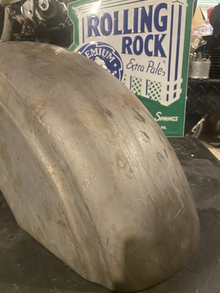 Marco de guardabarros trasero KUSTOMWERKS Ridge Line personalizado de 8-1/2" de ancho de acero crudo de 8,5 pulgadas EE. UU. Foto 2 de 4