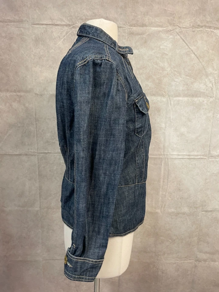 复古 AMI 夹克女式蓝色牛仔对比针口袋纽扣前 M 码 — 第 4/4 张图片