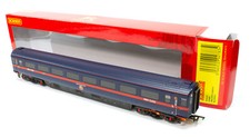 Hornby R40432 GNER East Coast HST Mk.3 trailer. TFD 41043