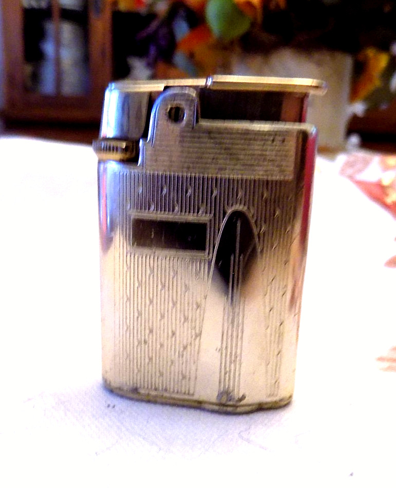 Vintage Ronson Butane Varaflame Starfire Lighter