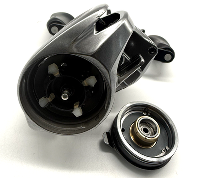 SHIMANO 18 Bantam MGL XG LEFT Handed Bait Casting Reel with Box