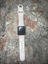 Apple Watch Series 3 38mm Silver Aluminum Case White Silicone Band Bluetooth