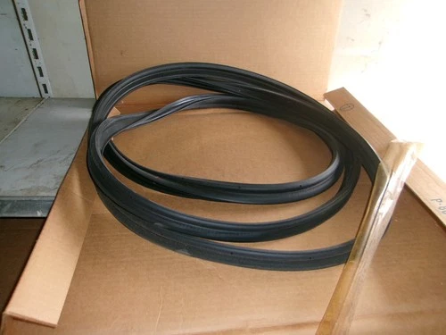 93-97 FORD PROBE II GT REAR DOOR HATCH TRUNK GASKET RUBBER nos f42z-6133728-a