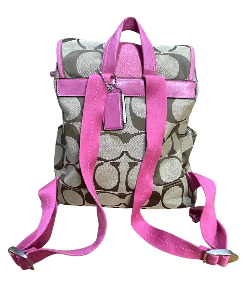 Mochila Coach Signature de lona incluida de importación beige excelente estado Foto 2 de 4