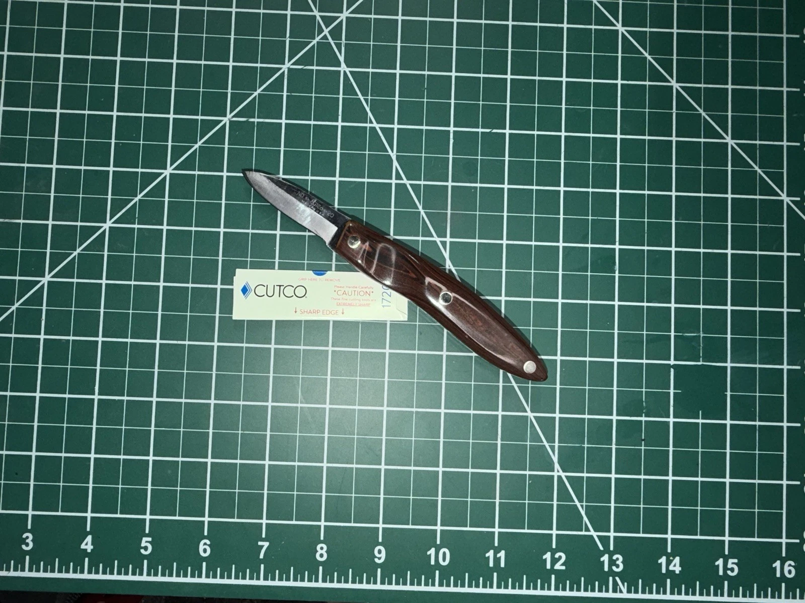 CUTCO 20 Paring Knife. FRESHLY SERVICED BY THE CUTCO SERVICE CENTER!!!
Opens in a new window or tab