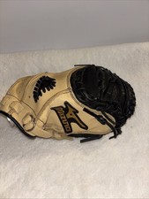 Mizuno GXC-105 Boys 32.50  Broken In Baseball Catchers Mitt Right Throw