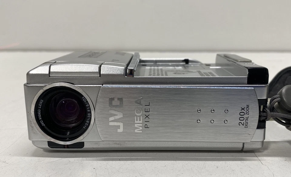 JVC GR-DVP7 MiniDV Camcorder - Image 4 of 4