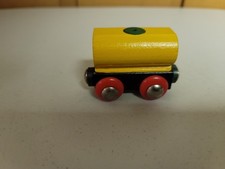 Brio Wooden Railway Train Cargo Car Yellow Magnetic cargo VG Condition