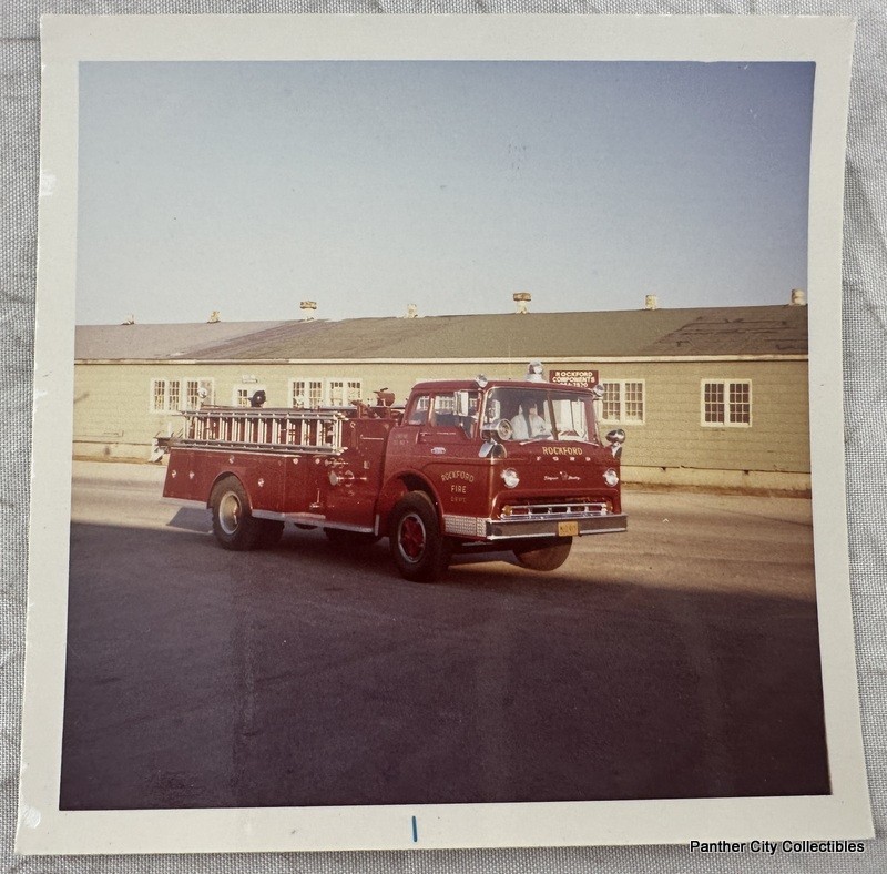 Vintage Fire Truck Photo #124 Engine No 7 Rockford Illinois Fire Dept Pumper
