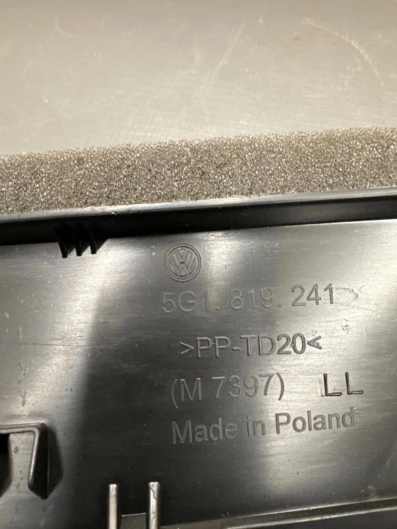 Manguera de admisión de aire eléctrica Volkswagen e-Golf 2018 5G1819241 IEN2658 Foto 3 de 3