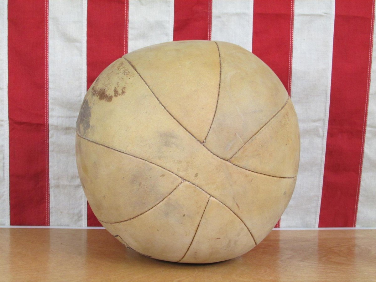 Ballon de foot vintage 1940 en cuir éthique - Rebond Ballon de foot vintage 1940 en cuir éthique - Rebond