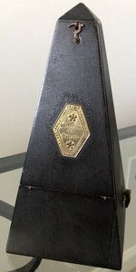 Antique-Vintage-Wooden-Metronome-De-Maelzel