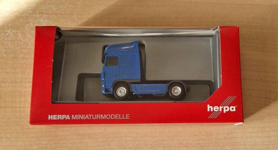 Herpa 154666-002 DAF 105 XF SSC trattore stradale neutro blu 1:87 OVP - Immagine 3 di 3