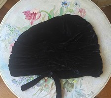Vintage BLACK VELVET Ruched Women's Cloche Hat w Velvet Tie  Grosgrain Lining