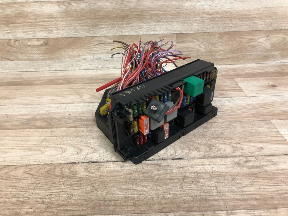 MERCEDES BENZ OEM W204 C300 C350 CAIXA DE FUSÍVEIS SAM FRONTAL BLOCO 2008-2011 2 - Imagem 3 de 4