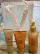 Mary Kay LIMITED EDITION Orchard Peach Satin Hands Pampering 3 Pc Set w/ Bag