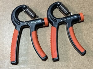 2 KOOTEK Adjustable Resistance Hand Gripper Orange Black Non-Slip Strengthener