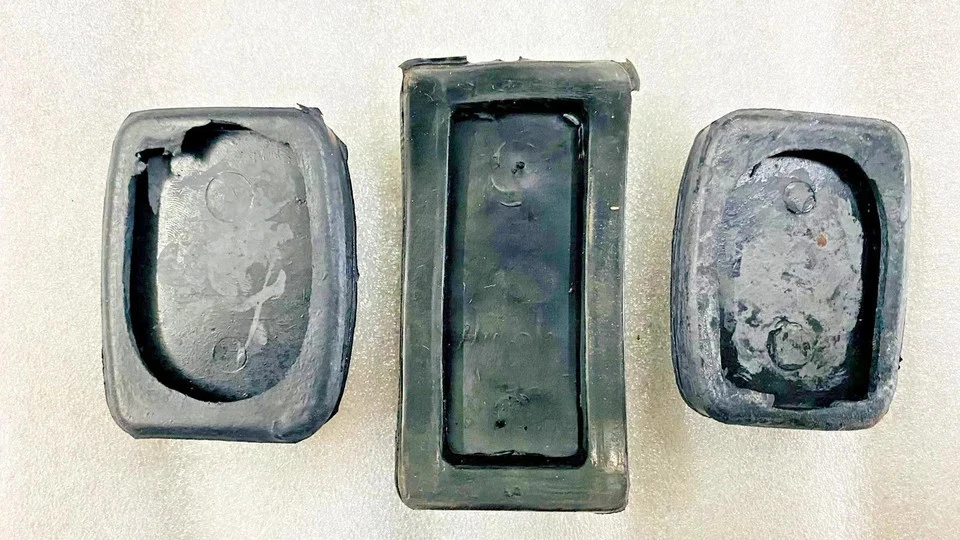 SUZUKI SAMURAI 80'-95' COVERS FOR ACCELERATOR, CLUTCH, & BRAKE PEDALS | FIT FOR - Изображение 2 из 2