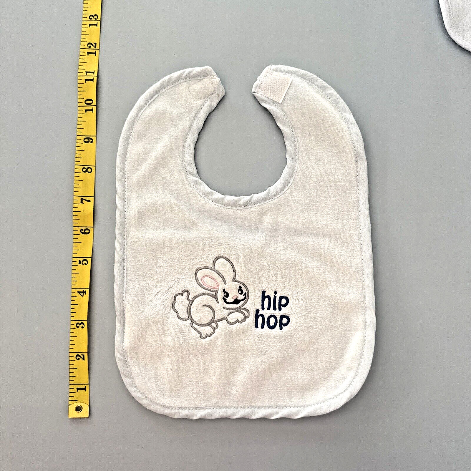 как выглядит Lot Of 4 Baby Bibs Various Design Infant Bib Set фото