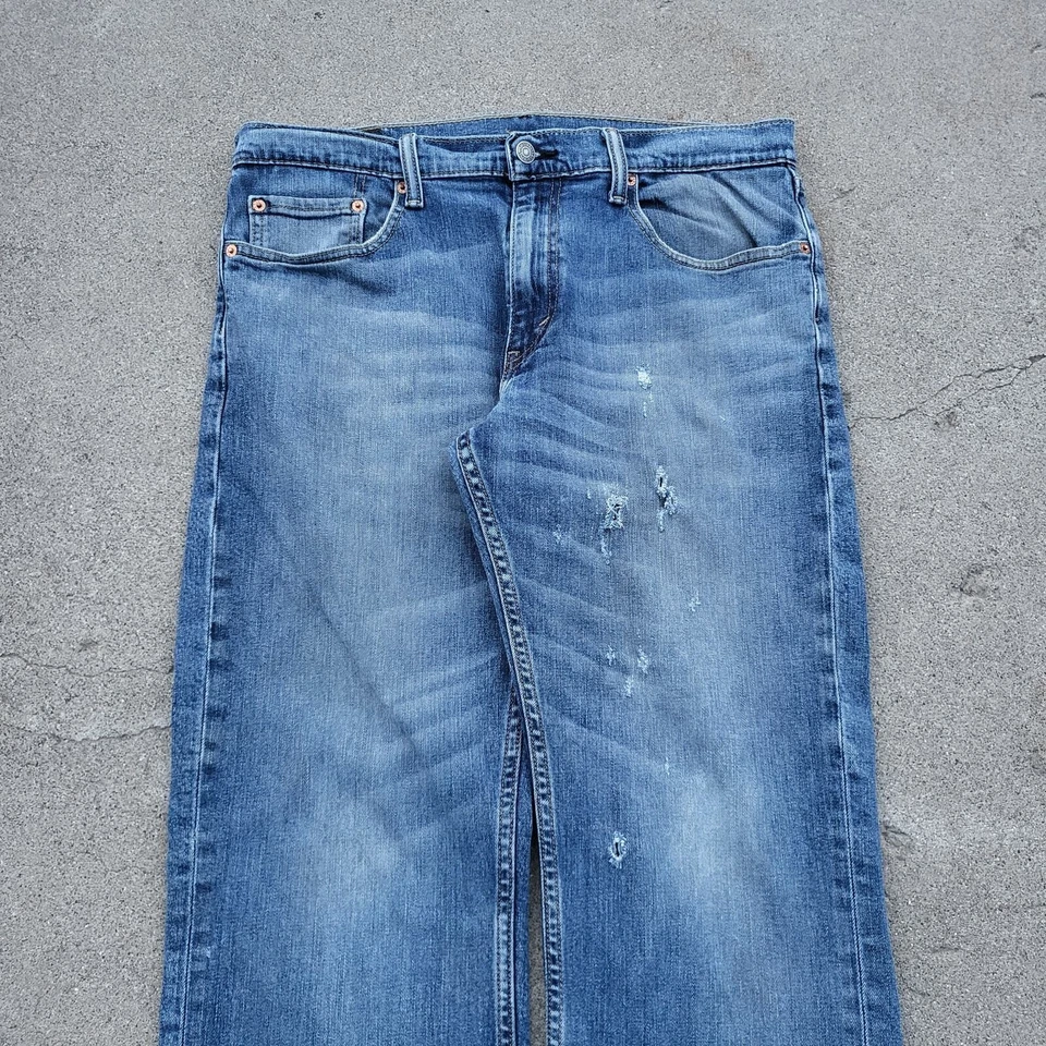Levi's 559 Jeans Mens Size 34x31 Blue Skater Loose Faded Relaxed Denim Tag 34x32 - Image 2 of 4
