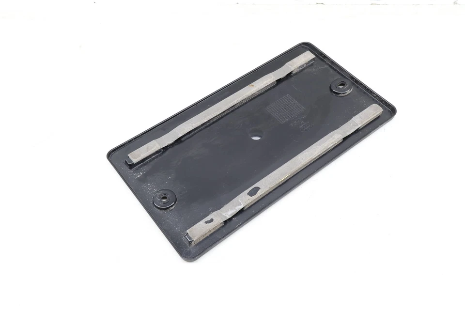 2015-2018 AUDI Q3 QUATTRO - REAR License Plate Mount Bracket 8U0827113B - Image 2 of 4