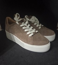 J/Slides Women  s Suede Size 8  Never Worn Sneakers NYC