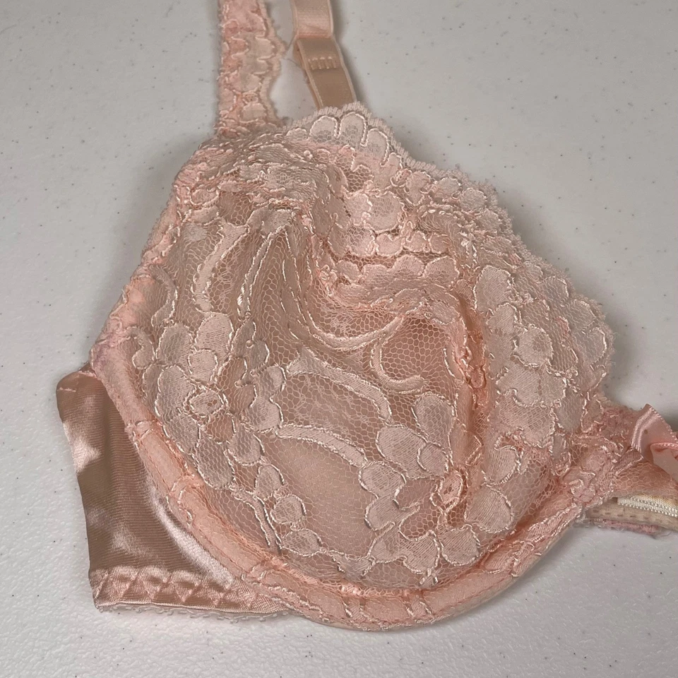 Sujetador Victoria's Secret de Colección Rosa Claro Segunda Piel Almohadilla de Encaje Etiqueta Dorada 34C 76217 Foto 2 de 4