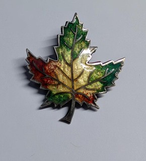 Vintage Sterlingsilber & Emaille "Canada Maple Leaf" Brosche Anstecknadel von EcCo.