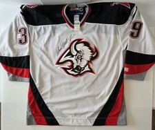 Dominik Hasek Cards, Rookie Cards and Autographed Memorabilia Guide 18